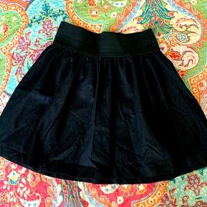 Miley Cyrus Black Flowy Semi-pleat skirt